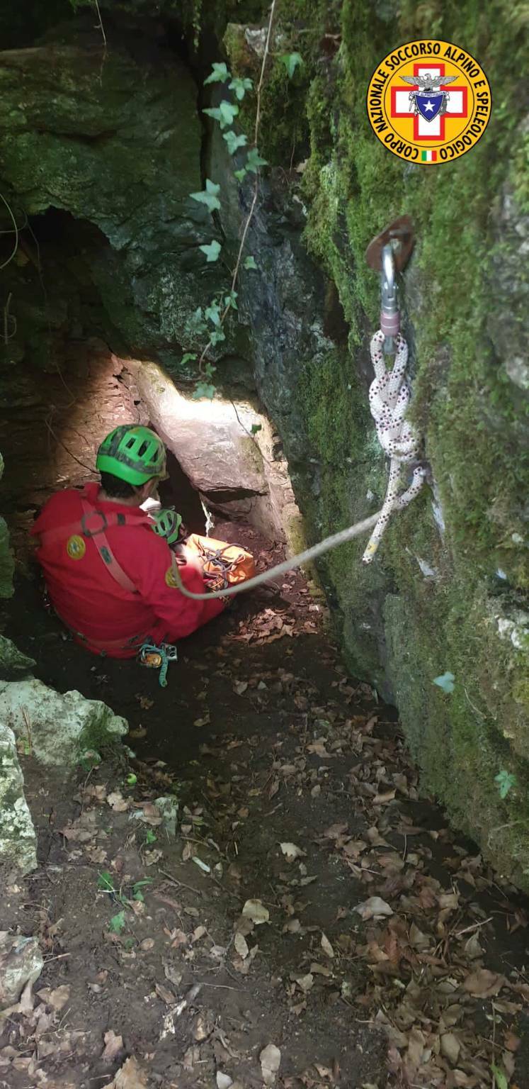 Brione grotta Fierrarol Vesalla speleologo bloccato soccorso 