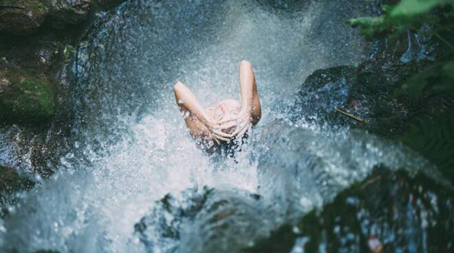 acqua caldo doccia afa