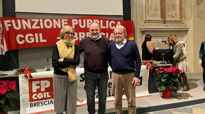 Vincenzo Moriello (al centro) funzione pubblica Cgil