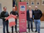 Domani, 26 Gennaio, il Santuario della Rocca si colora di rosa – Giro d’Italia  Il Comitato organizzatore di Sabbio Chiese, città partenza di tappa, presenta persone e programma