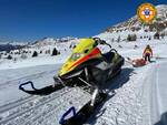 Soccorso alpino piste sciistico sciatori