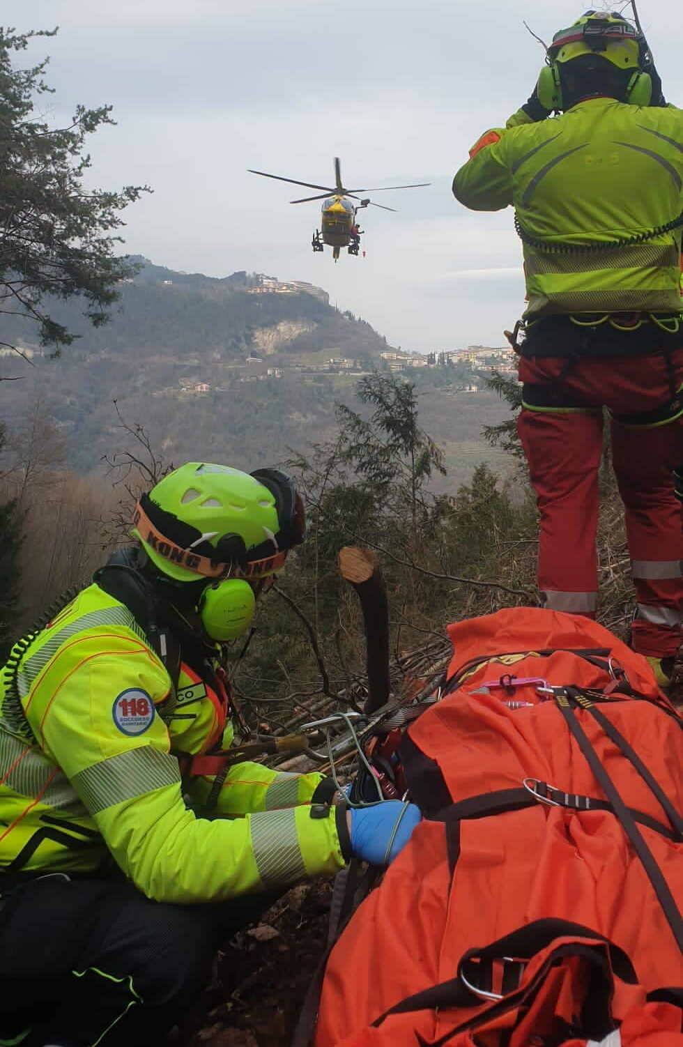 Cnsas Soccorso alpino Tremosine elicottero elisoccorso