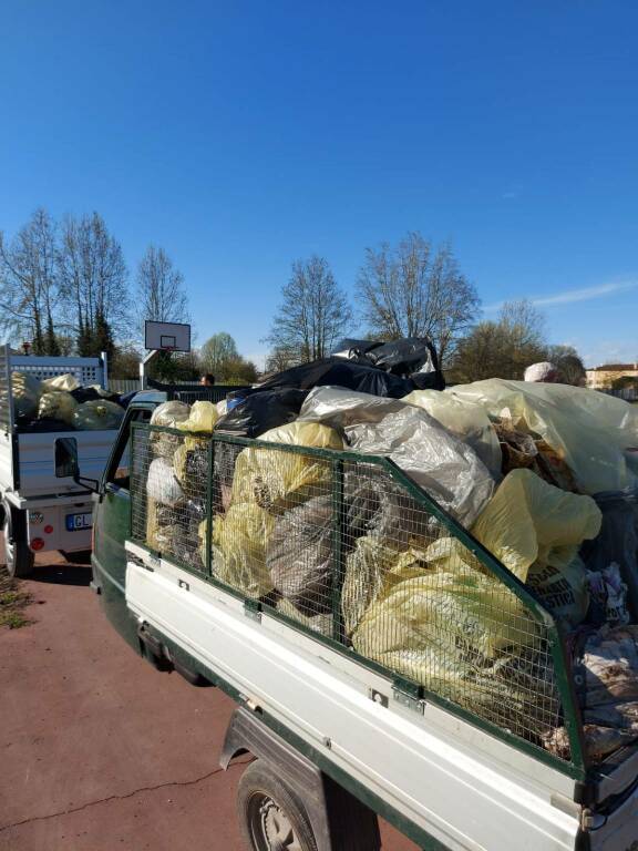Evergreen Manerbio Rimbocchiamoci le maniche ambiente pulizia raccolta rifiuti