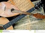 foto di chitarre e mandolini