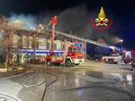 Incendio Castrezzato fiamme rogo vigili del fuoco pompieri