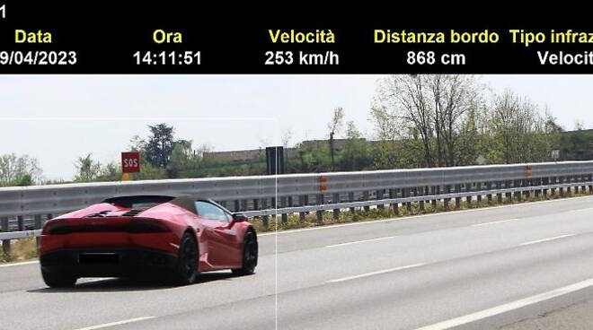 Lamborghini eccesso di velocità autostrada A21