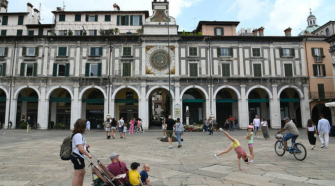 Piazza Loggia Brescia turismo turisti