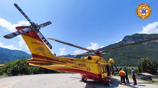 elicottero Ferrata del Crench lago d'Idro soccorso alpino 