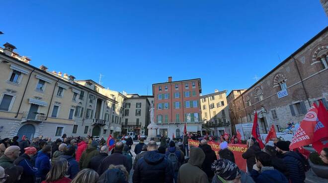 Manifestazione CGIL e UIL piazza Paolo VI sciopero 