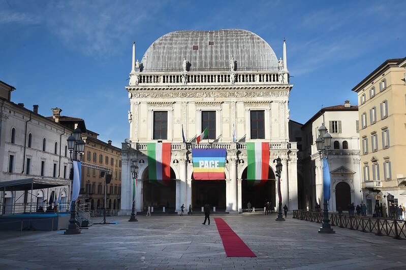 La cerimonia per la Festa dell'Unità Nazionale e Giornata delle Forze Armate, 4 Novembre 2023 Piazza Loggia Brescia.