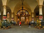 Alberi di Natale sotto Palazzo Loggia