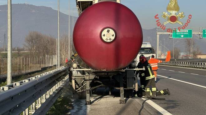 Incidente raccordo Brescia A21 vigili del fuoco