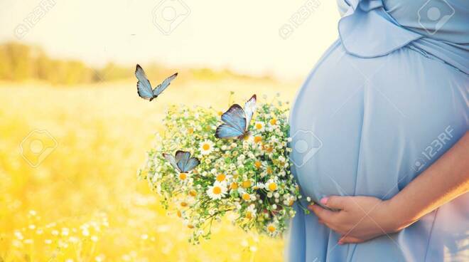 donna incinta-generico