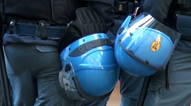 Polizia antisommossa