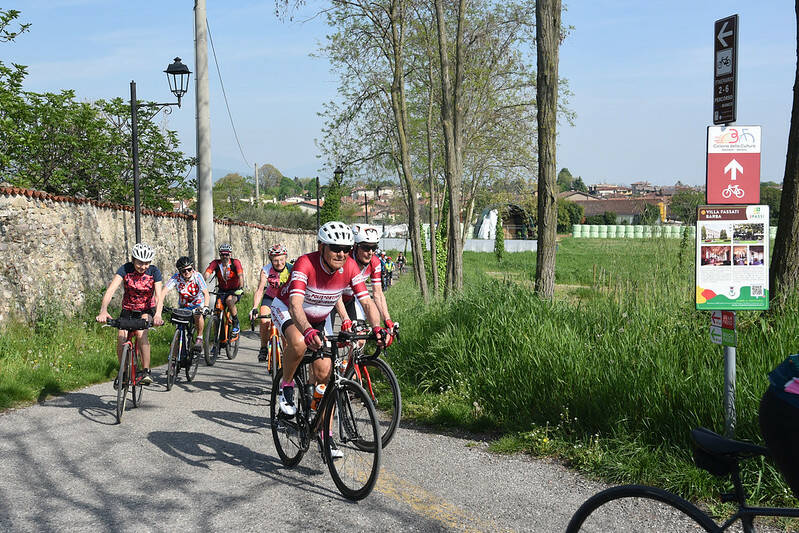 Inaugurazione Ciclovia culturale Bergamo Brescia bicicletta ciclisti