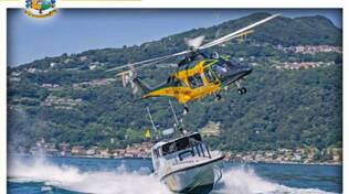 guardia finanza nave e elicottero